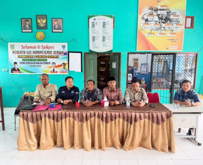 PELAKSANAAN UJIAN UKK JURUSAN TKR