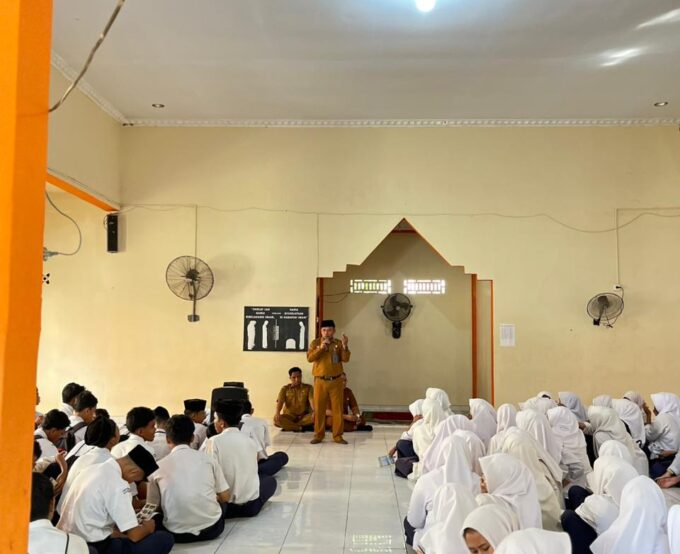 Kenalkan Dunia SMK, Tim Sosialisasi SPMB Datangi SMP dan MTs Kampar Kiri dan Gunung Sahilan