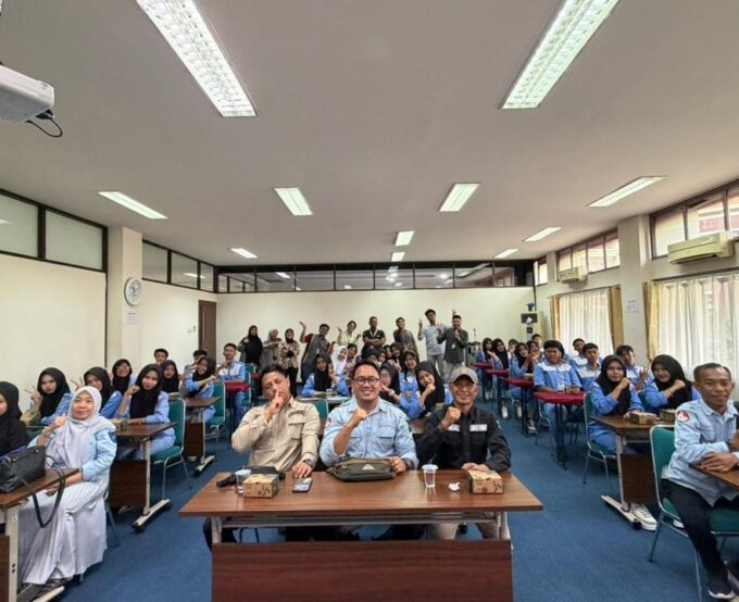 Kunjungan Industri Siswa TKJ SMKN 1 Gunung Sahilan ke Politeknik Caltex Riau